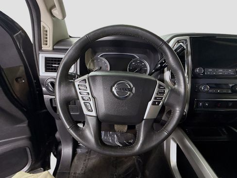 Used 2021 Nissan Titan SV w/ SV Convenience Package image 13