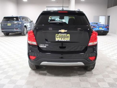 Used 2022 Chevrolet Trax LT w/ LT Convenience Package image 10