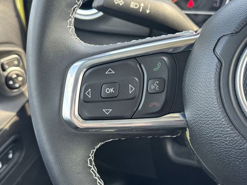 Used 2023 Jeep Wrangler Unlimited Sahara AWD/4WD image 19