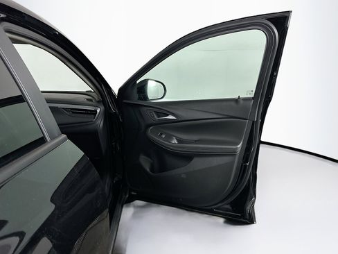 Used 2025 Buick Encore GX Preferred AWD/4WD image 30