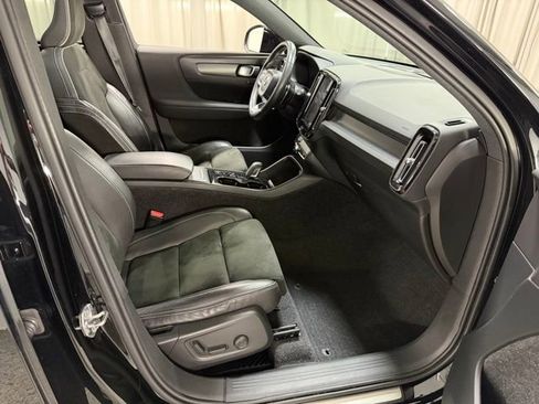 Used 2019 Volvo XC40 T5 R-Design image 7