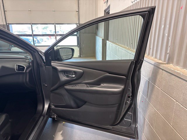 Certified 2020 Nissan Murano SL w/ Moonroof Package AWD/4WD image 17
