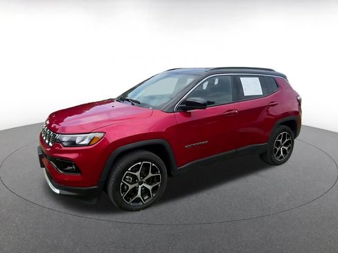 Used 2025 Jeep Compass Limited AWD/4WD image 8
