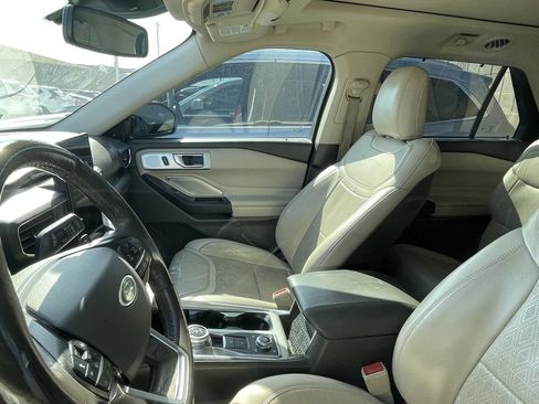 Used 2020 Ford Explorer Platinum w/ Premium Technology Package AWD/4WD image 9