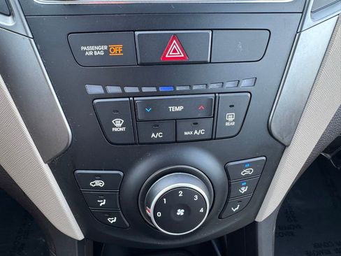 Used 2018 Hyundai Santa Fe Sport AWD/4WD image 17