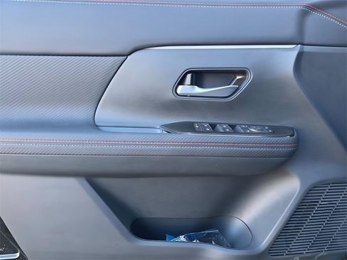 New 2026 Nissan Kicks SR image 15