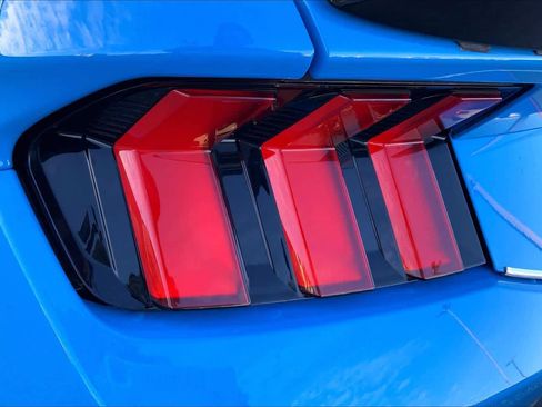 Used 2025 Ford Mustang GT Premium image 25