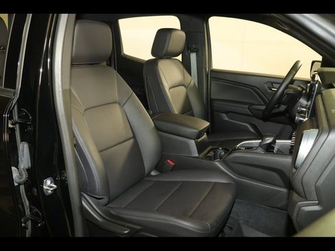 Used 2023 Chevrolet Colorado LT w/ LT Convenience Package III image 30