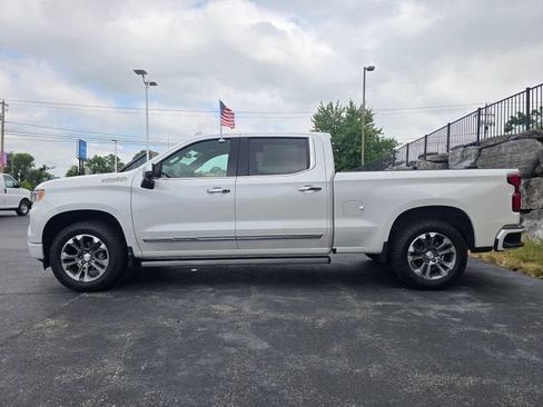 Used 2024 Chevrolet Silverado 1500 High Country w/ Z71 Off-Road Package AWD/4WD image 7