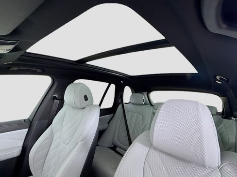 Used 2026 BMW X5 sDrive40i w/ M Sport Package image 22