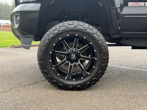 Used 2018 GMC Sierra 2500 SLT w/ All Terrain HD Package AWD/4WD image 9