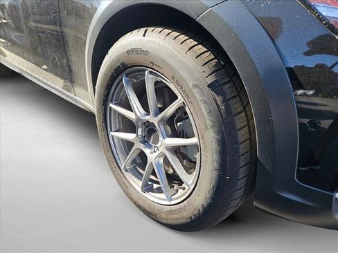 Used 2021 Volvo V90 T6 Cross Country image 10