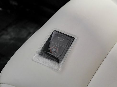 Used 2023 Tesla Model Y Performance image 37