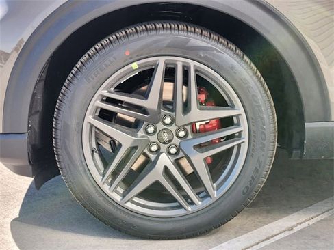 New 2026 Ford Explorer ST image 7