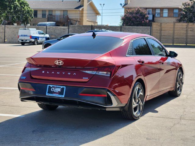 Used 2024 Hyundai Elantra Limited FWD image 15
