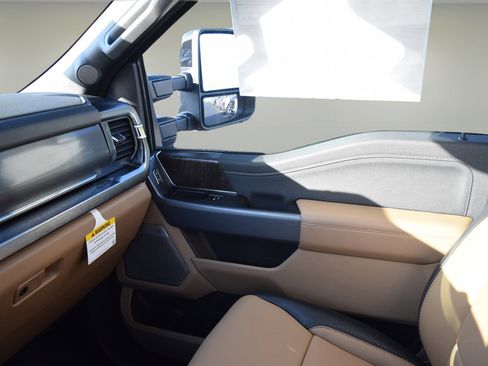 Used 2024 Ford F250 Lariat w/ Sport Appearance Package AWD/4WD image 11