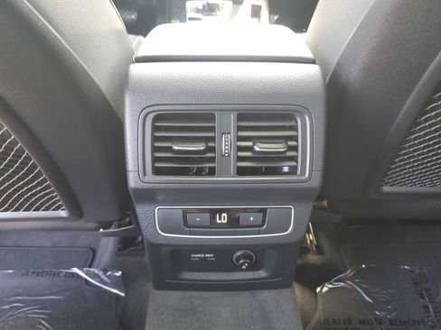 Used 2023 Audi Q5 2.0T Premium w/ Convenience Package AWD/4WD image 12