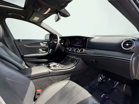 Used 2018 Mercedes-Benz E 300 4MATIC image 32