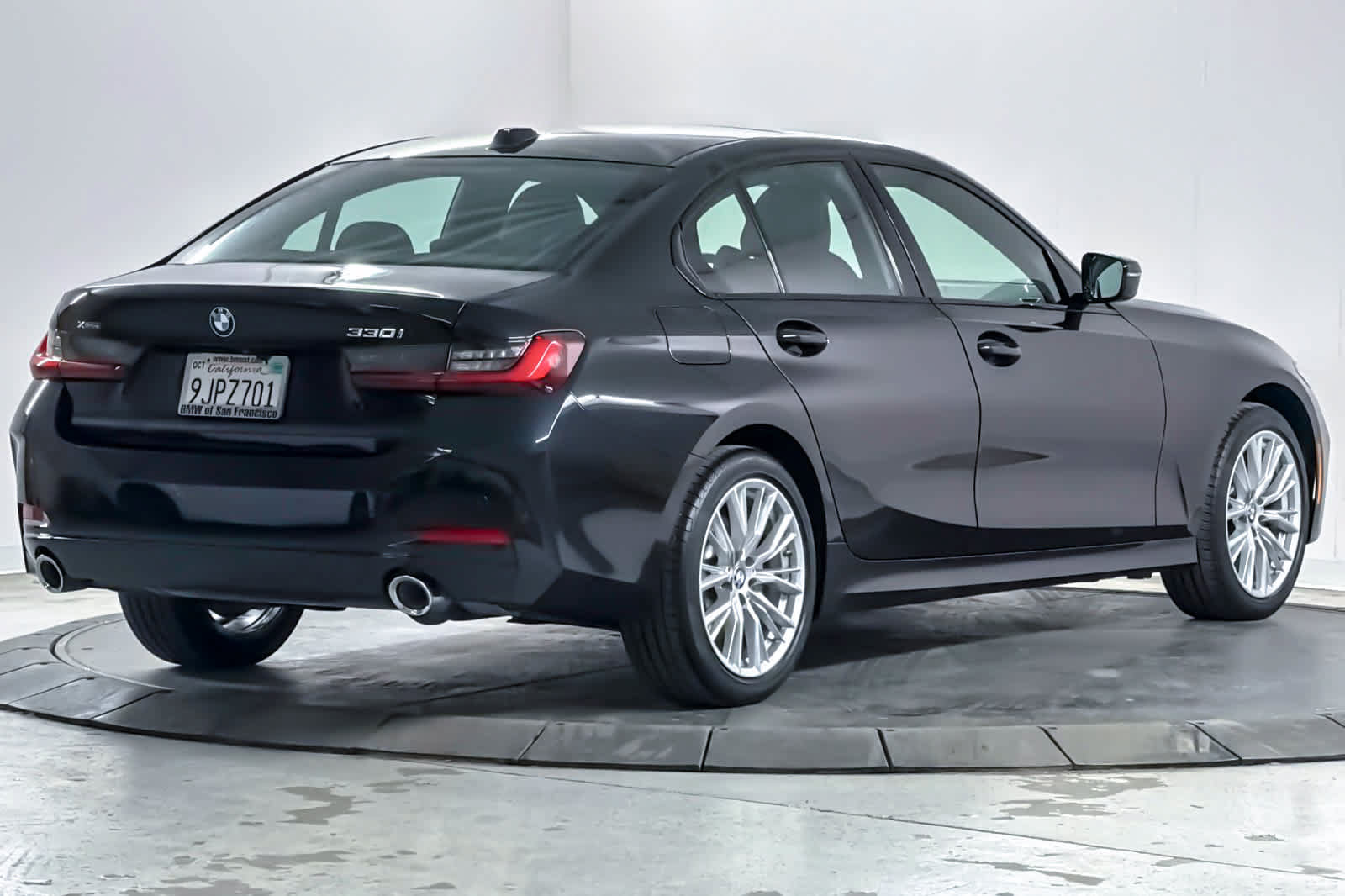 Used 2023 BMW 330i xDrive Sedan w/ Driving Assistance Package AWD/4WD image 2