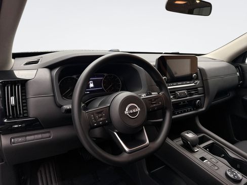 Used 2024 Nissan Pathfinder S w/ Cargo Package image 10