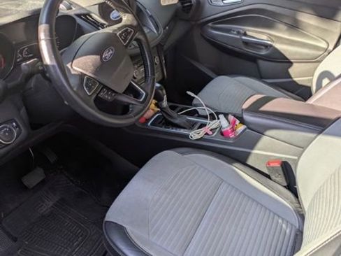 Used 2018 Ford Escape SE w/ SE Sport Appearance Package FWD image 6