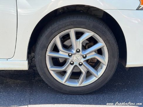 Used 2014 Nissan Sentra SR w/ SR Driver Package FWD image 33