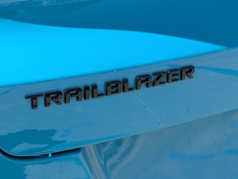Used 2021 Chevrolet TrailBlazer RS w/ Convenience Package FWD image 26