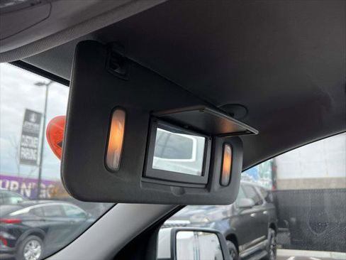 Used 2022 GMC Acadia SLT image 34