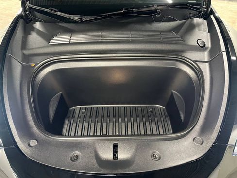 Used 2024 Tesla Model Y Performance image 4