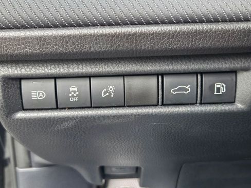 Used 2025 Toyota Camry SE image 25