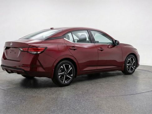 Used 2025 Nissan Sentra SV image 7