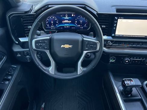 Used 2022 Chevrolet Silverado 1500 LT AWD/4WD image 17