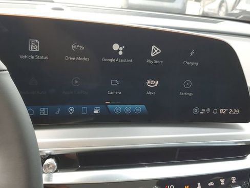 New 2025 Cadillac Lyriq Sport w/ LPO, Floor Liner Package AWD/4WD image 16