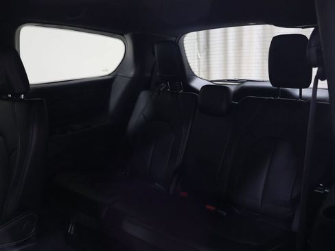 New 2027 Chrysler Pacifica Select AWD/4WD image 11