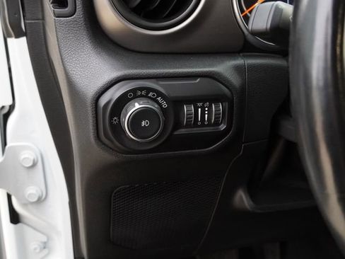 Used 2020 Jeep Wrangler Sport AWD/4WD image 16