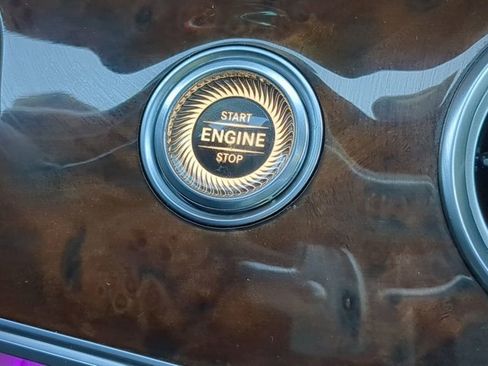 Used 2017 Mercedes-Benz E 300 4MATIC image 28