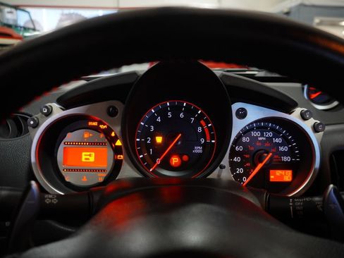 Used 2010 Nissan 370Z Touring image 14