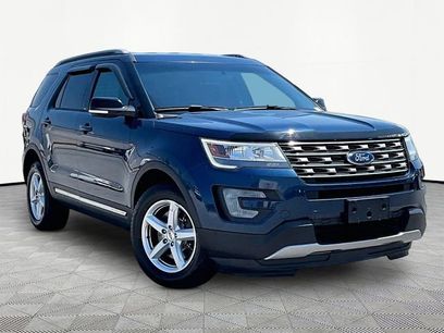 Used 2017 Ford Explorer XLT