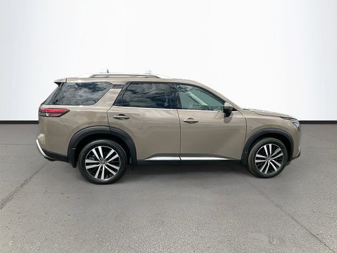 Used 2024 Nissan Pathfinder Platinum w/ Cargo Package AWD/4WD image 8