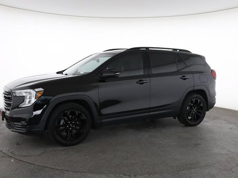 Used 2022 GMC Terrain SLT w/ Elevation Edition FWD image 6