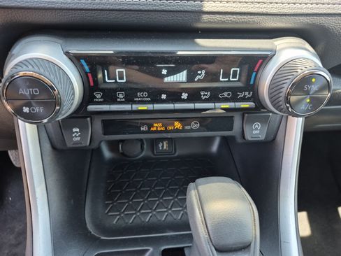 Certified 2025 Toyota RAV4 XLE AWD/4WD image 30