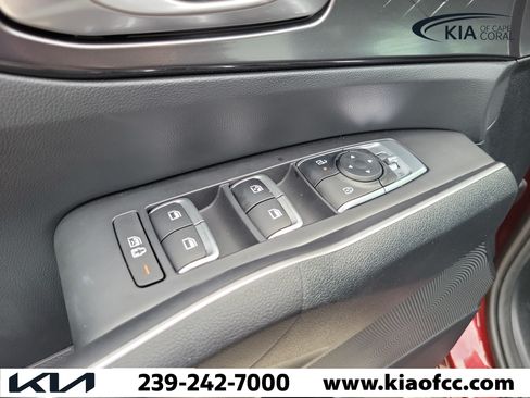 Certified 2025 Kia Sorento LX FWD image 21