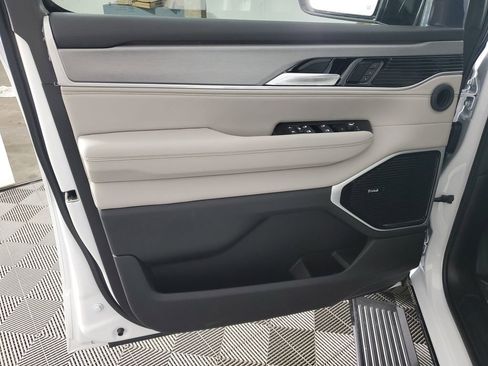 New 2026 Jeep Grand Wagoneer L Limited AWD/4WD image 28