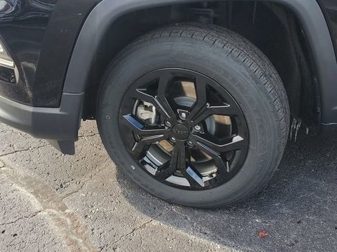 Certified 2024 Jeep Compass Latitude image 3