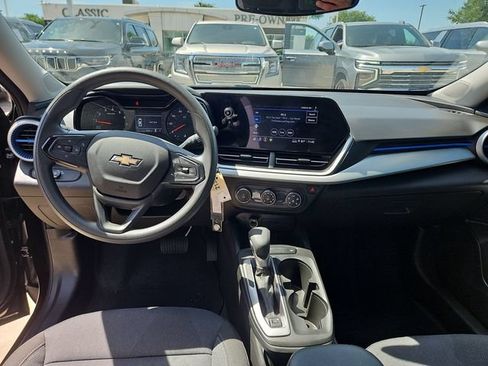 Used 2026 Chevrolet Trax LS FWD image 18