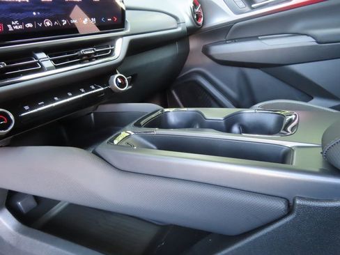 New 2025 Chevrolet Equinox EV RS w/ Convenience Package II image 6