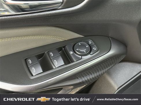 Certified 2025 Chevrolet Trax ACTIV image 30