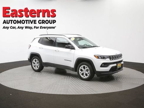 Used 2024 Jeep Compass Latitude AWD/4WD image 43