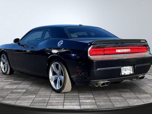 Used 2009 Dodge Challenger SRT8 RWD image 4