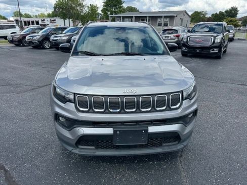 Used 2022 Jeep Compass Latitude AWD/4WD image 11